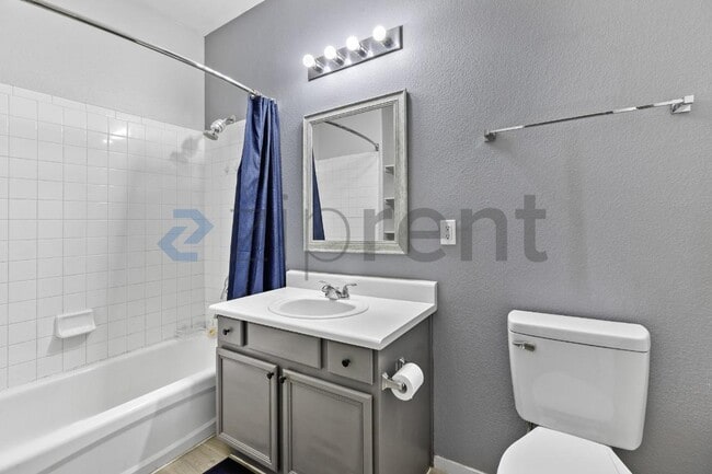 Building Photo - Unit