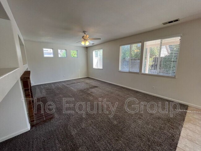 Building Photo - 2650 S Peppertree St