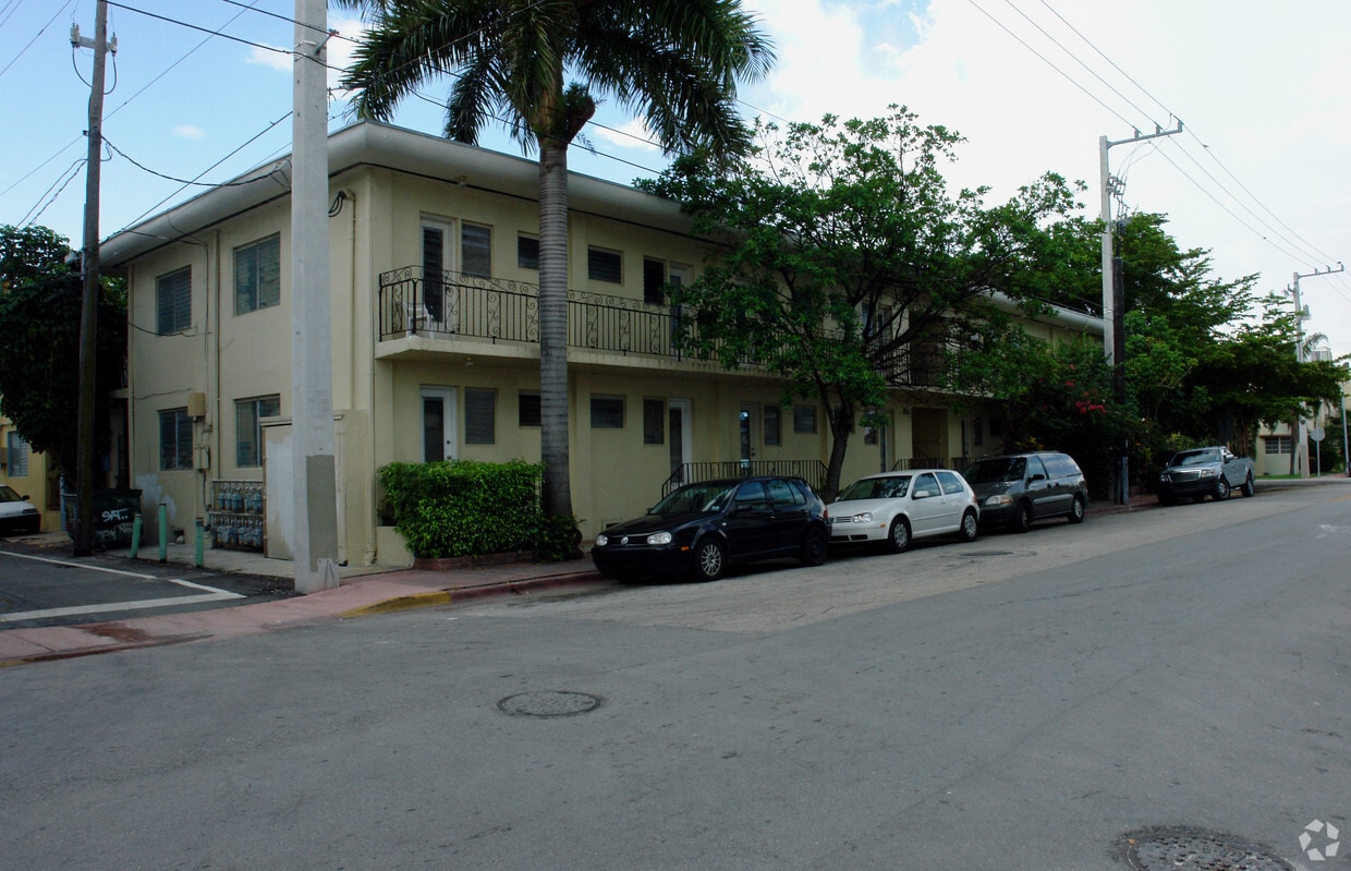 Building Photo - 1361 Euclid Ave