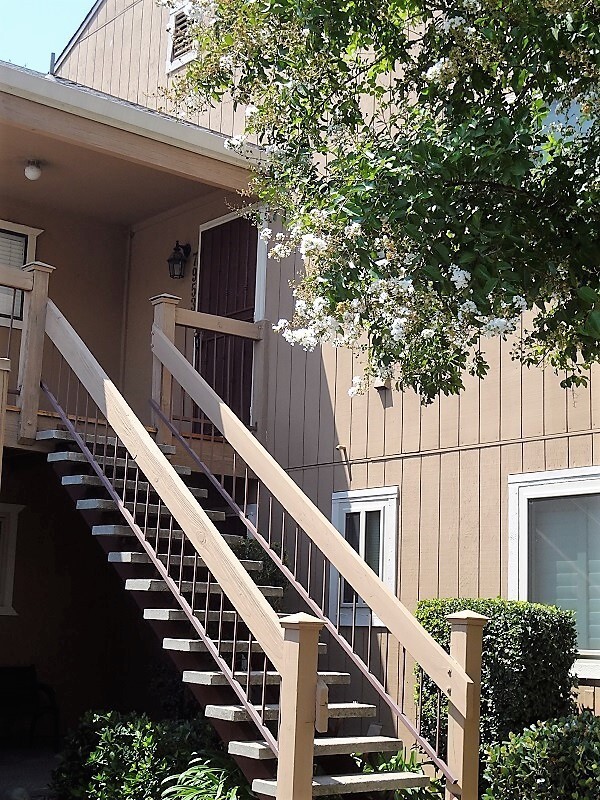 Building Photo - AVAILABLE NOW! Beautiful 2 Bedroom 2 Bath Condo in Citrus Heights!!!