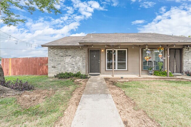 Building Photo - 5207 Gawain Dr