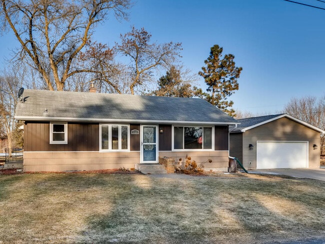 Building Photo - 3328 Kraft Cir N