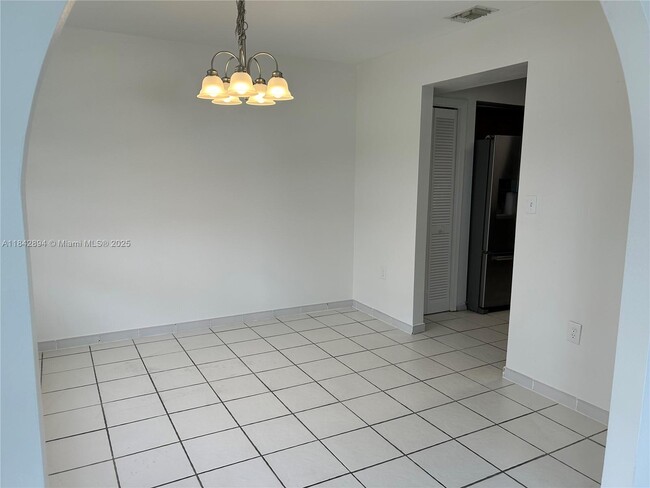 Building Photo - 955 SW 87th Ct