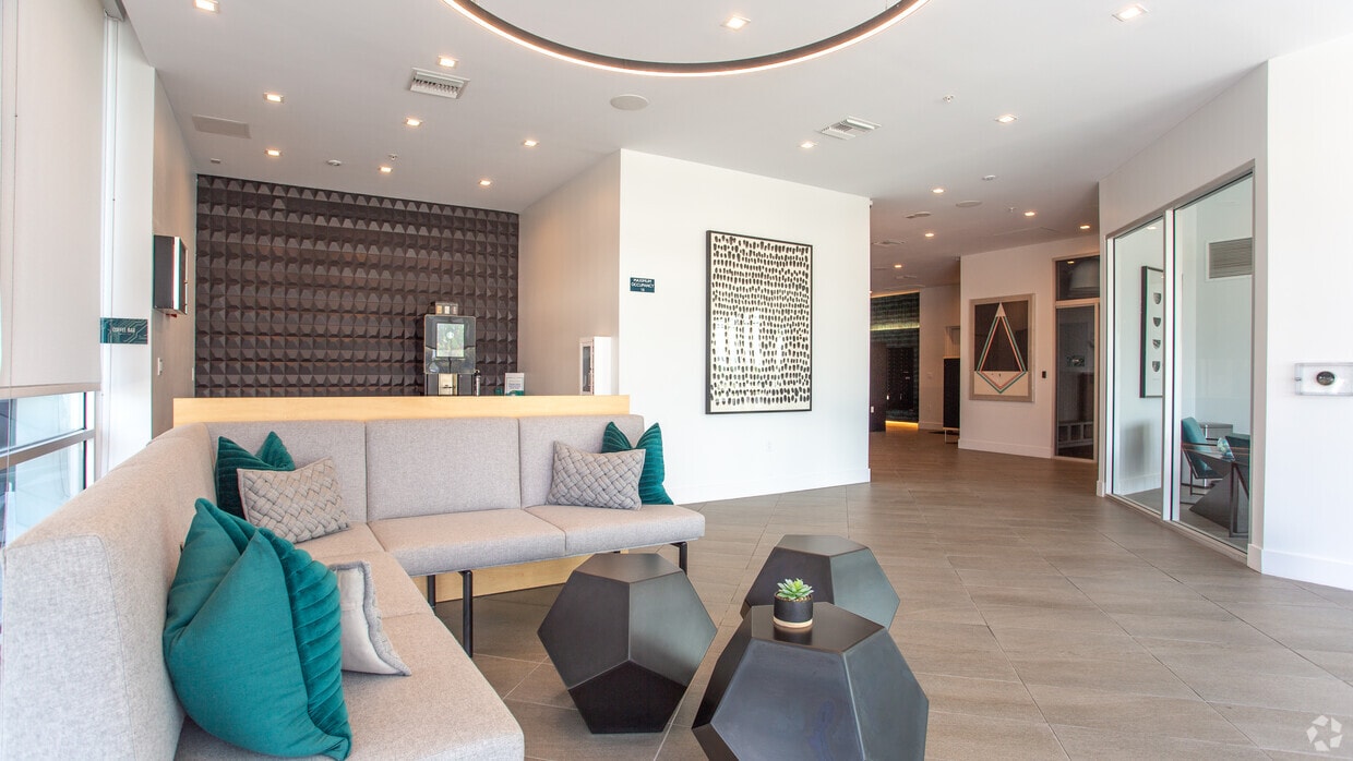 Mira Apartments in Canoga Park, CA