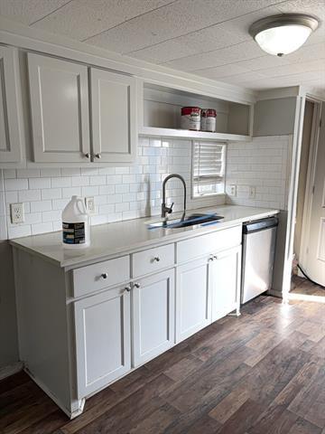 Building Photo - 127 E Walker St