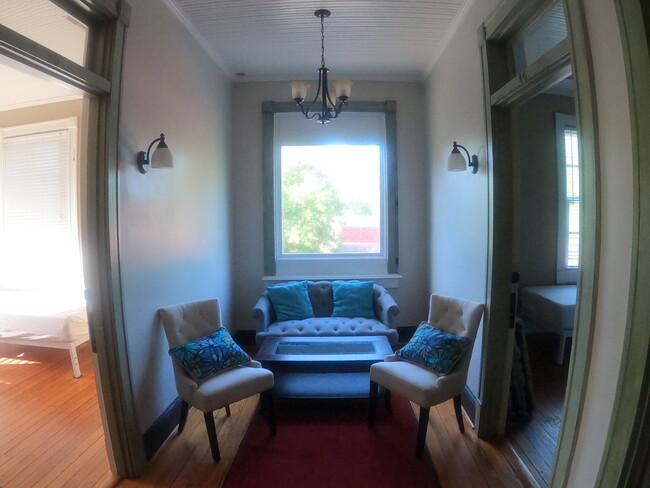 Sitting area in back hallway - 509 E Washington St