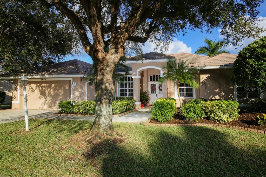 Foto principal - 4443 Golden Lake Dr