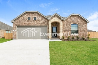 Building Photo - 200 Pine St