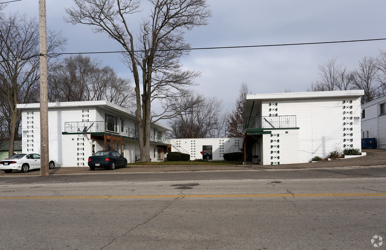 Building Photo - Plaza View Apartments