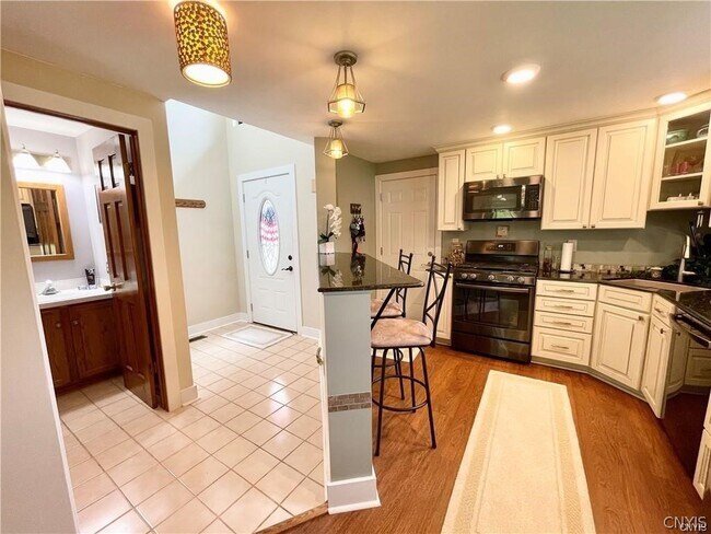 Foto del edificio - 8423 Bubbling Springs Dr