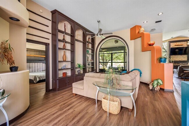 Foto del edificio - 14 Creek Bluff Way