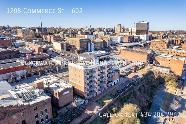 Foto del edificio - 1208 Commerce St