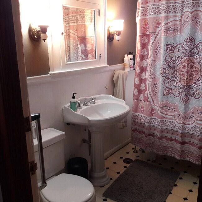 bathroom - 57 W Oakwood Pl