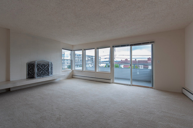 Foto del edificio - 2023 43rd Ave E