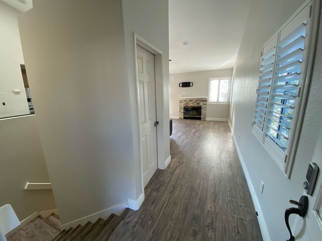 Foto del edificio - Charming 2 Bedroom 2.5 Bath Home In Poway