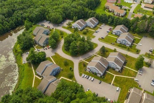Building Photo - 904 Springbrook Cir
