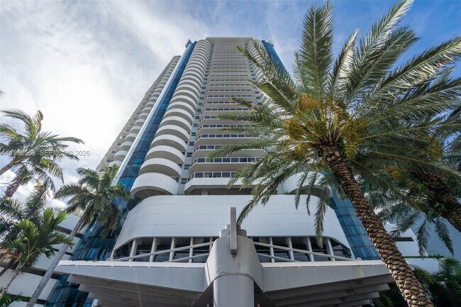 Foto del edificio - 6301 Collins Ave