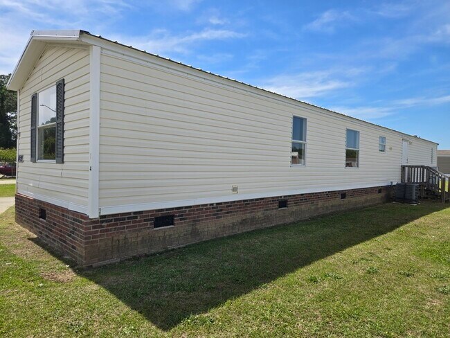 Foto del edificio - 2115 Cattail Cir