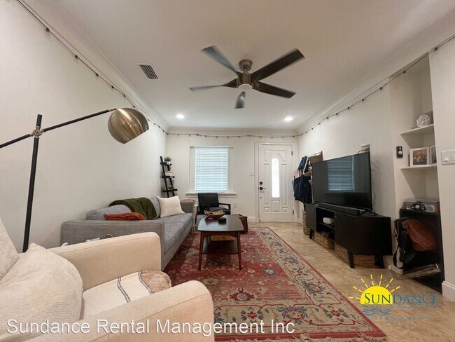 Foto del edificio - 4 br, 1.5 bath House - 806 Tuxedo Drive