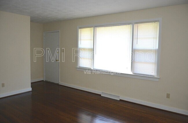 Foto del edificio - 5012 Orcutt Ln