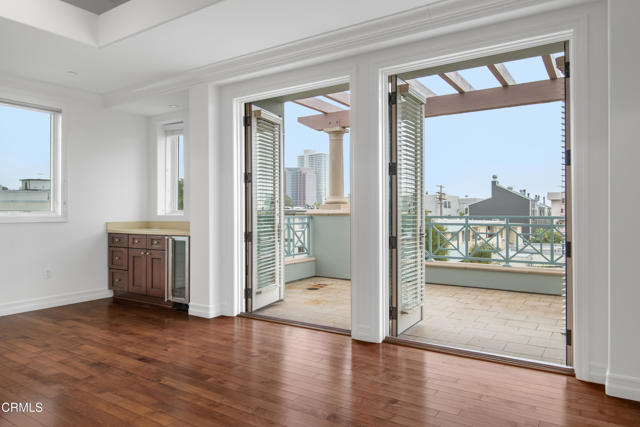 Building Photo - 11961 Darlington Ave