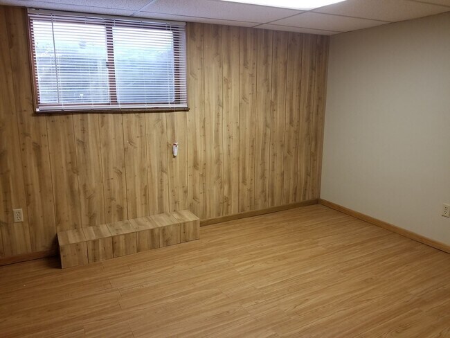 Foto del edificio - 1419 Bemidji Ave N