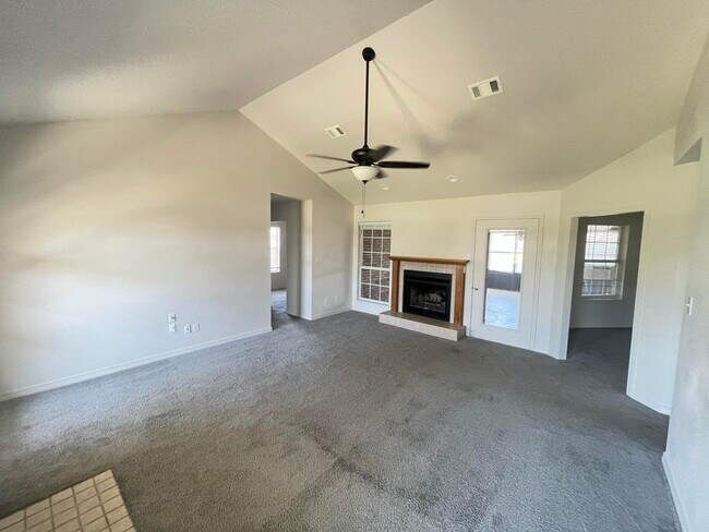Foto del edificio - 2212 Peachwood Ct