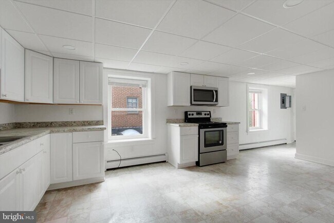 Building Photo - 110 Baltimore St