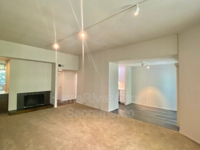 Building Photo - 6220 Gloria Dr