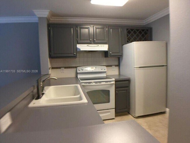 Foto del edificio - 1780 Palm Cove Blvd