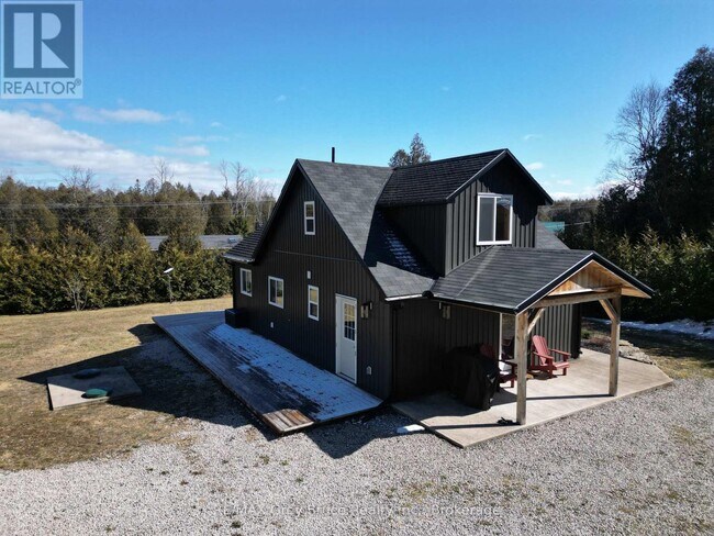 Photo du bâtiment - 597 Stokes Bay Rd