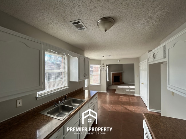 Building Photo - 7565 Baysweet Dr