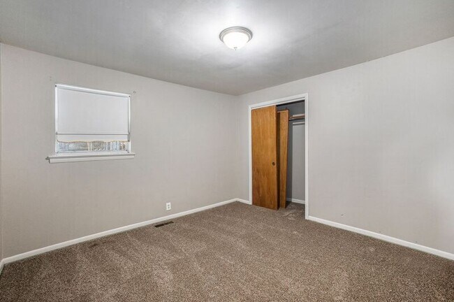 Building Photo - 4027 8th Ave