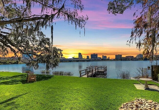 Foto del edificio - 320 Lakeview St