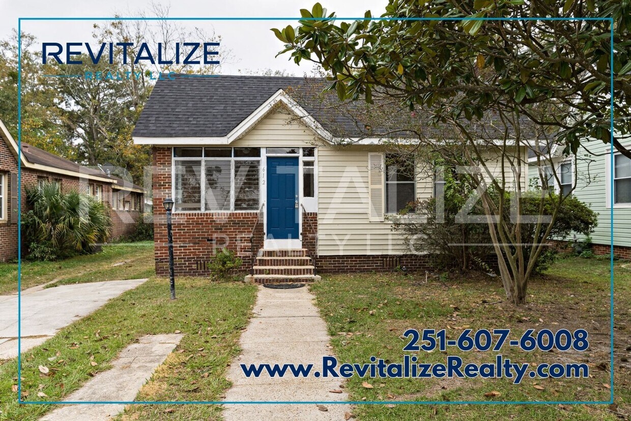 Primary Photo - Renovated 3 Bedroom/2 Bathroom Home in Mob...