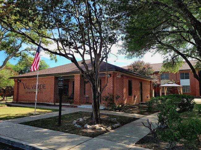 Building Photo - Val Verde Apartments