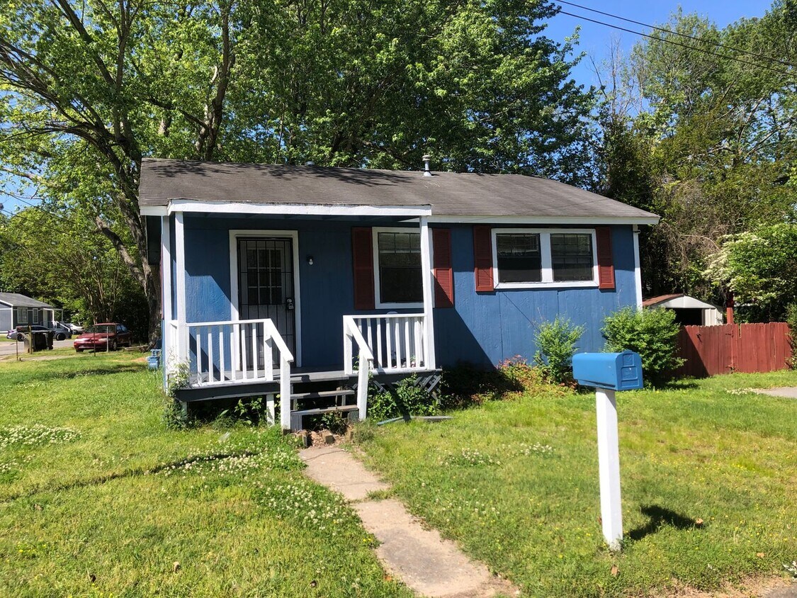 Primary Photo - 2 Bedroom