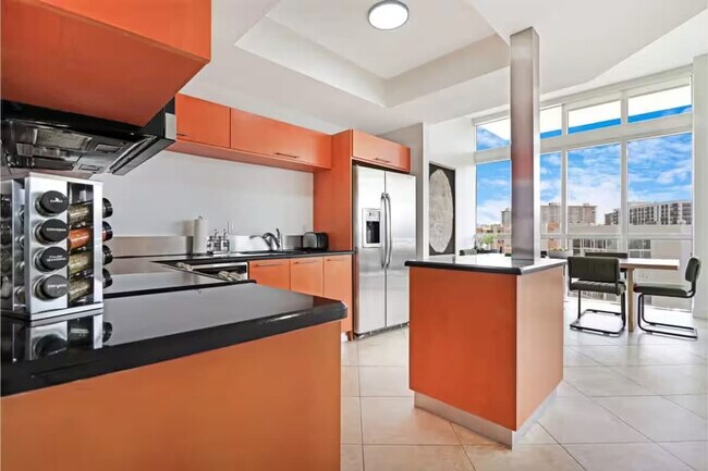 Foto del edificio - 225 179th Dr