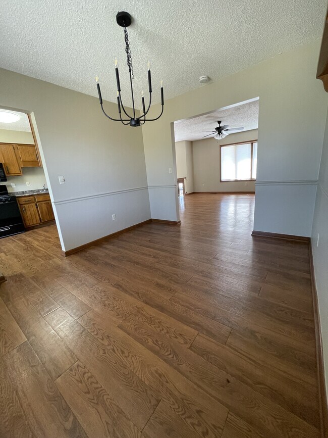 Foto del edificio - 2018 Timberridge Dr