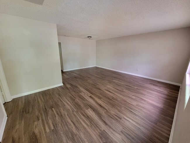 Building Photo - 500 N Mars Ave