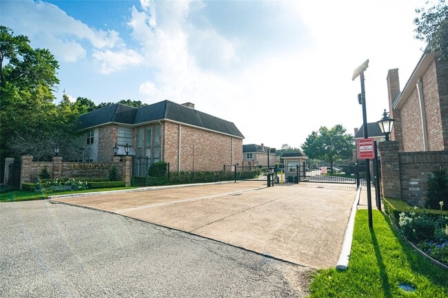 Foto del edificio - 2238 S Piney Point Rd