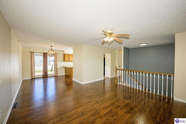 Foto del edificio - 413 Ridgecrest Rd