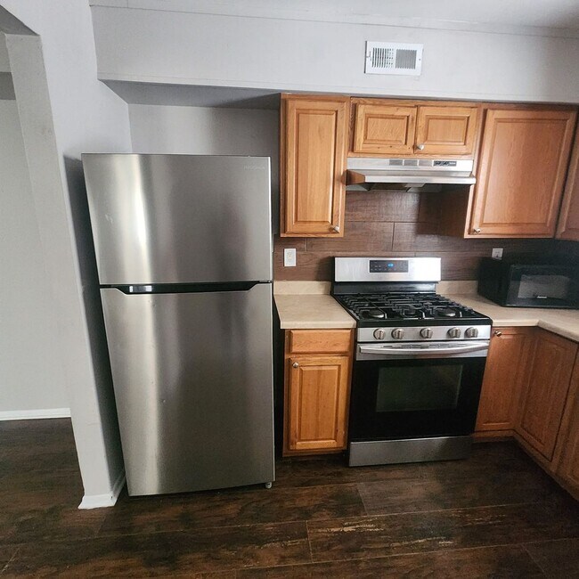 Foto del edificio - Spacious 3 bedroom house in Lehigh Manor