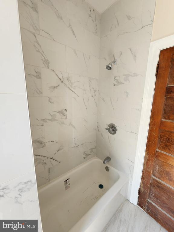 Foto del edificio - 419 W Grange Ave