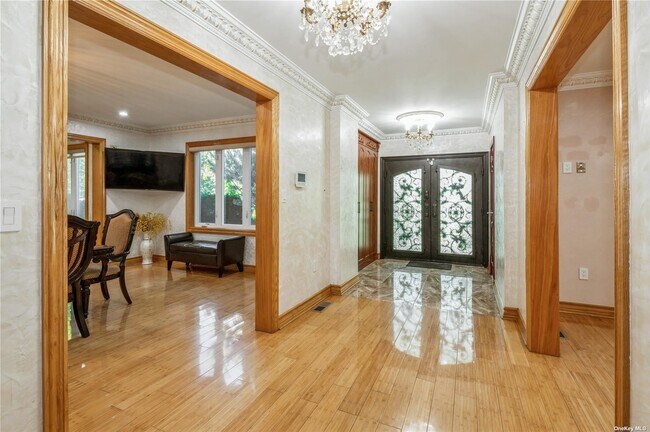 Foto del edificio - 111 81st Ave