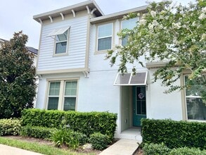 Building Photo - 1547 Carey Palm Cir