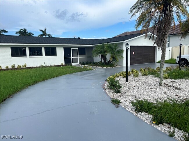 Foto del edificio - 4943 Pelican Blvd