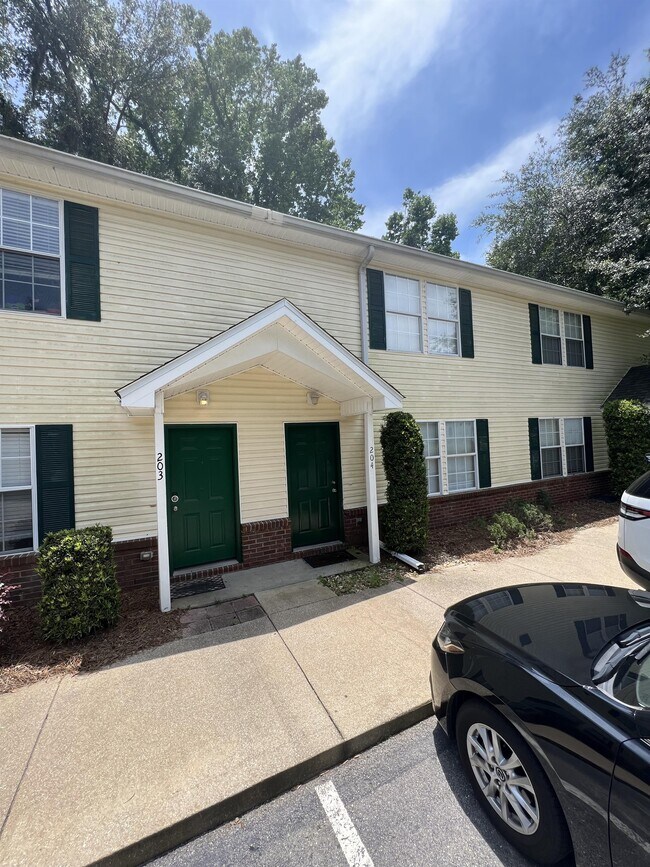 Foto del edificio - 2520 Graves Rd