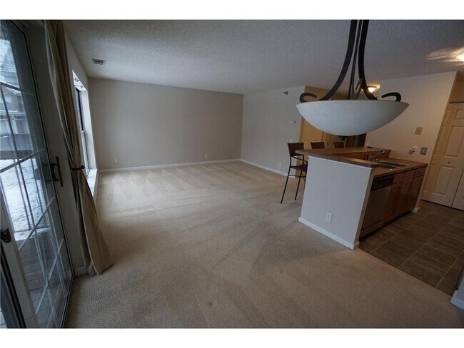 Foto del edificio - 6147 Chasewood Pkwy