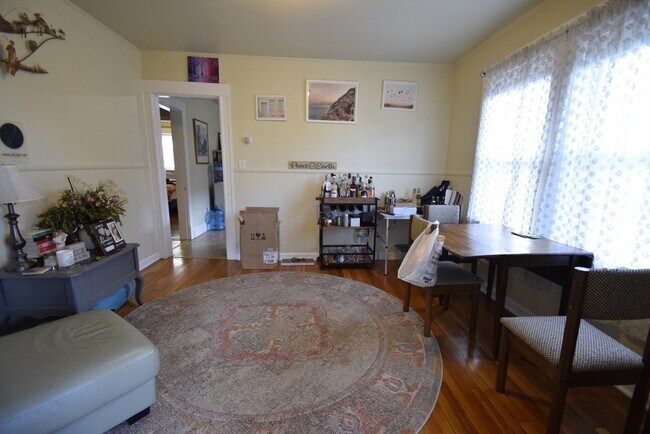 Foto del edificio - 129-131-131 Grove St